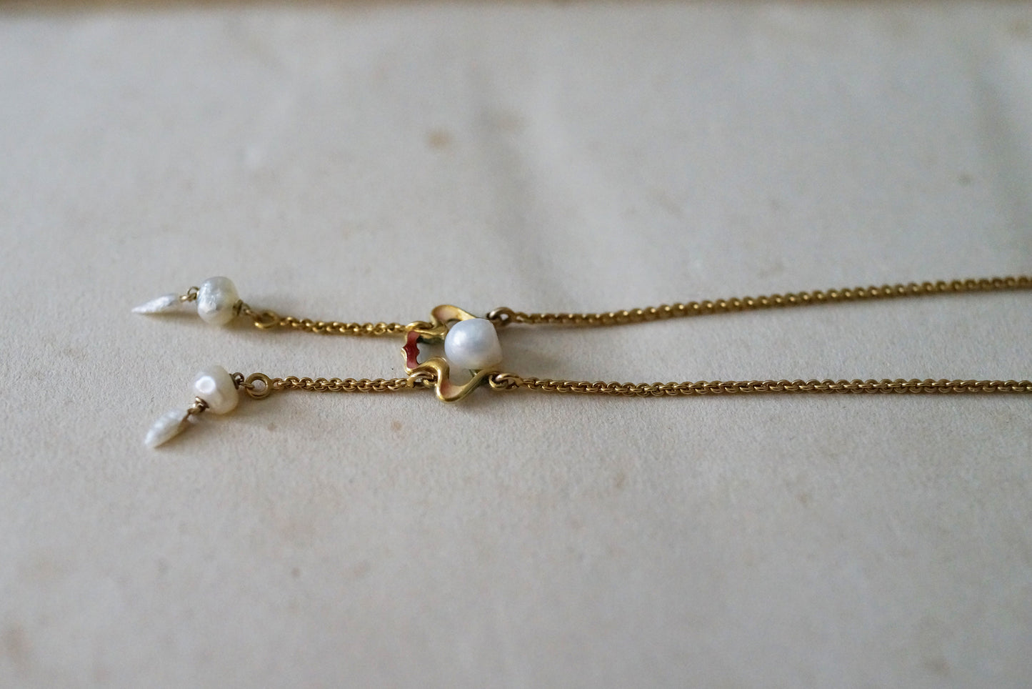 Art Nouveau Lavalier Negligée Necklace with Pearl and Enamel