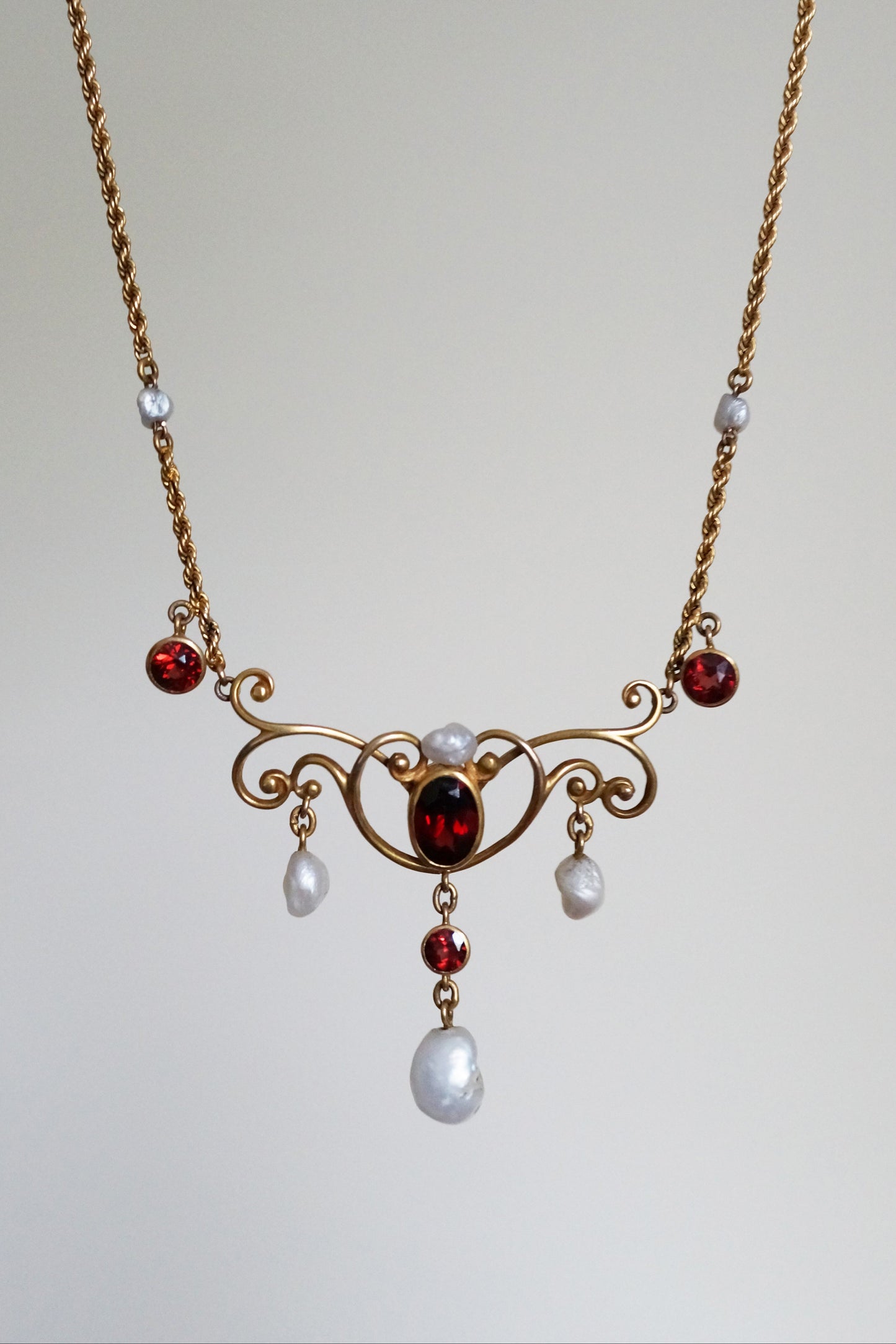 art nouveau festoon 14k gold garnet pearl