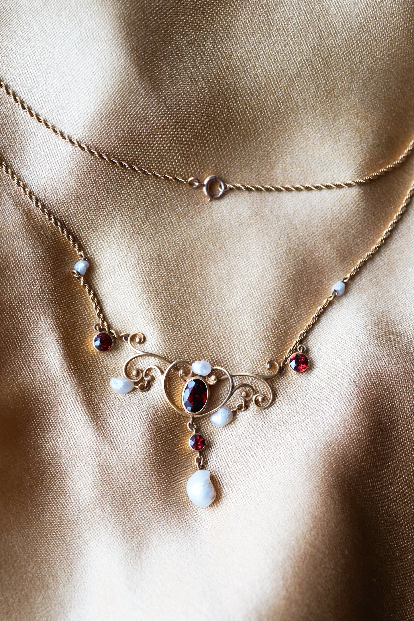 Art Nouveau Garnet and Pearl Festoon Necklace