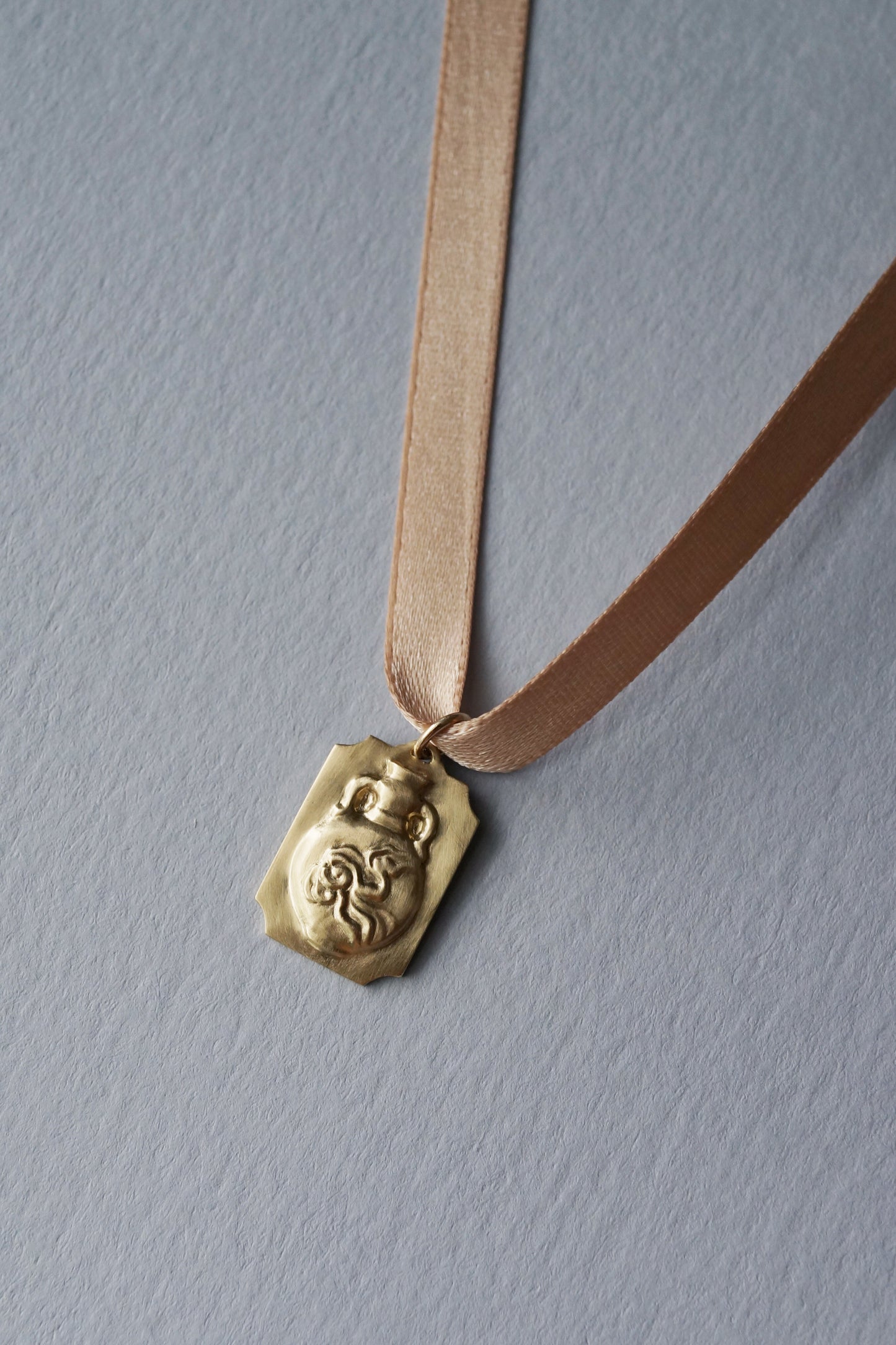 Relievo Pendant - Baoyueping