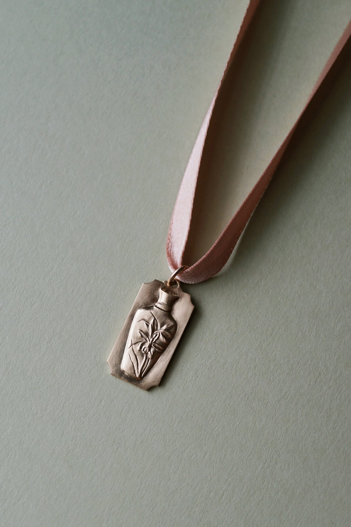 Relievo Pendant - Orchid Ping
