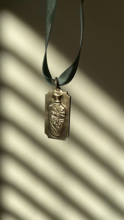 Relievo Pendant - Orchid Ping