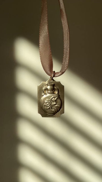 Relievo Pendant - Baoyueping
